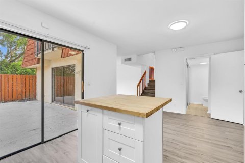 Снять в аренду кондоминиум в Делрей-Бич, Флорида 6 комнат, 114.46м2, № 2246872 - фото 15
