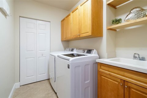 Condominio en alquiler en Orlando, Florida, 2 dormitorios, 169.45 m2 № 1911029 - foto 18