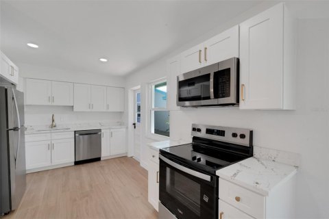 Appartement à louer à Belleair Bluffs, Floride: 1 chambre, 68.28 m2 № 2411710 - photo 15