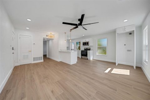 Appartement à louer à Belleair Bluffs, Floride: 1 chambre, 68.28 m2 № 2411710 - photo 28