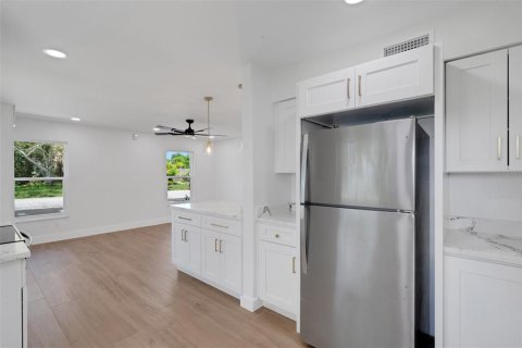 Appartement à louer à Belleair Bluffs, Floride: 1 chambre, 68.28 m2 № 2411710 - photo 18