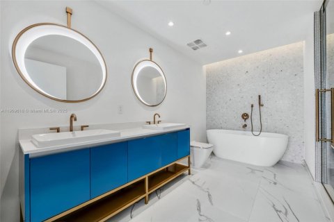 Condo in Miami, Florida, 3 bedrooms № 1965211 - photo 6