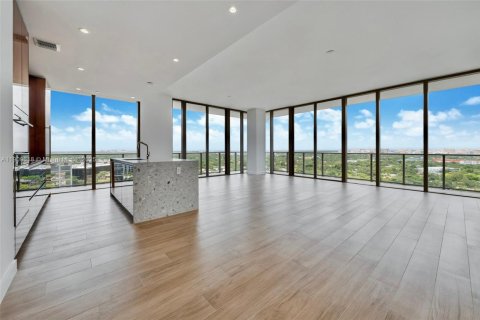 Condo in Miami, Florida, 3 bedrooms № 1965211 - photo 2