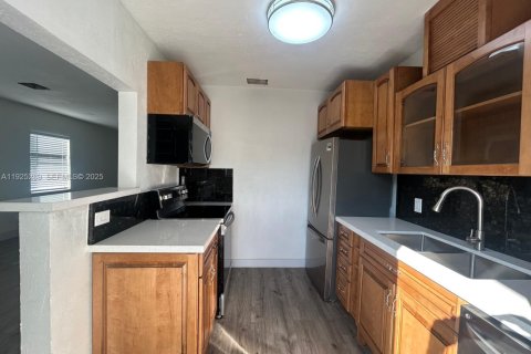 Villa ou maison à vendre à Fort Lauderdale, Floride: 3 chambres, 85.93 m2 № 1984734 - photo 5