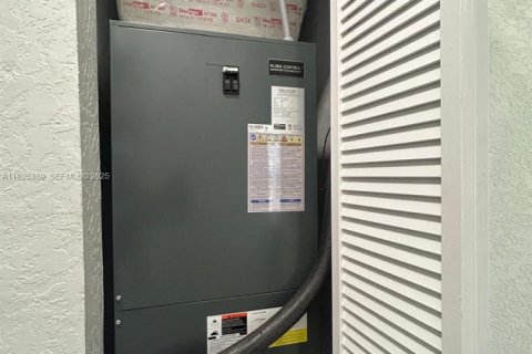 Villa ou maison à vendre à Fort Lauderdale, Floride: 3 chambres, 85.93 m2 № 1984734 - photo 16