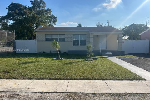 Villa ou maison à vendre à Fort Lauderdale, Floride: 3 chambres, 85.93 m2 № 1984734 - photo 2