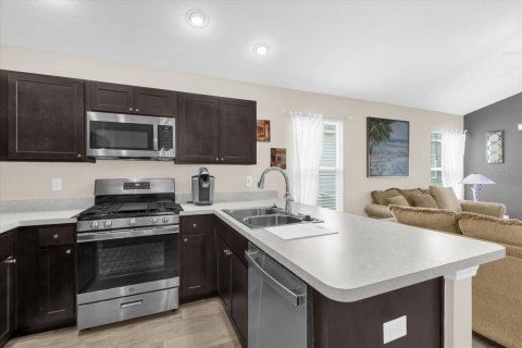 House in The Villages, Florida 2 bedrooms, 90.95 sq.m. № 1886981 - photo 12
