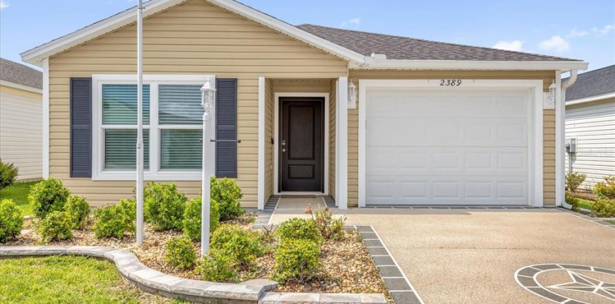 House in The Villages, Florida 2 bedrooms, 90.95 sq.m. № 1886981