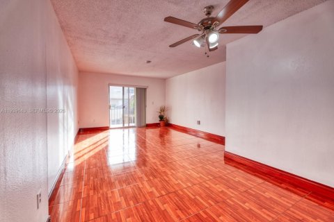 Copropriété à louer à Miami, Floride: 2 chambres, 97.08 m2 № 1996886 - photo 7