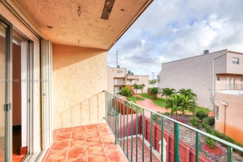 Copropriété à louer à Miami, Floride: 2 chambres, 97.08 m2 № 1996886 - photo 19