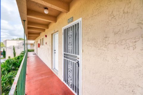 Copropriété à louer à Miami, Floride: 2 chambres, 97.08 m2 № 1996886 - photo 20