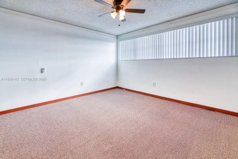 Copropriété à louer à Miami, Floride: 2 chambres, 97.08 m2 № 1996886 - photo 17