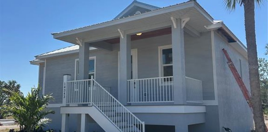 House in Port Charlotte, Florida 3 bedrooms, 95.22 sq.m. № 1656793