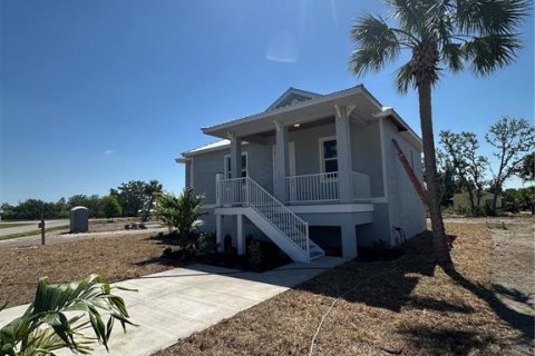 House in Port Charlotte, Florida 3 bedrooms, 95.22 sq.m. № 1656793 - photo 2