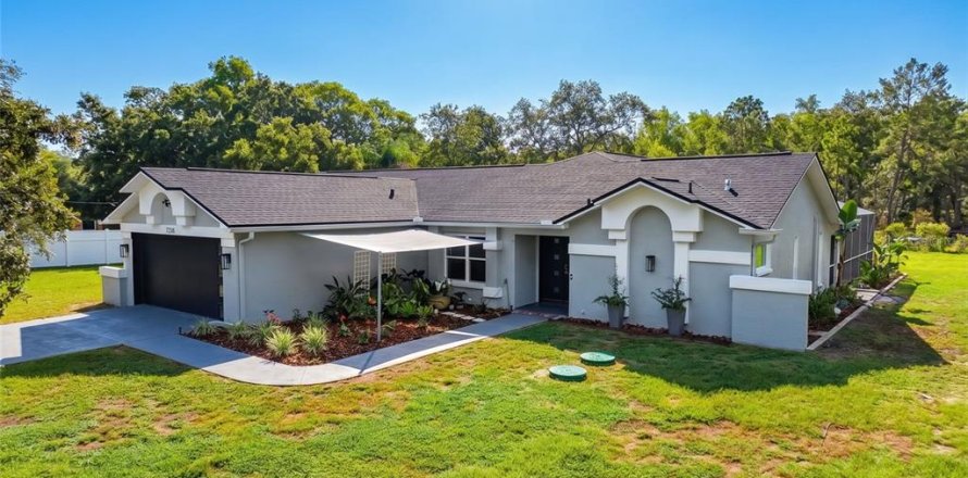 Villa ou maison à Hudson, Floride 6 chambres, 243.4 m2 № 2149988