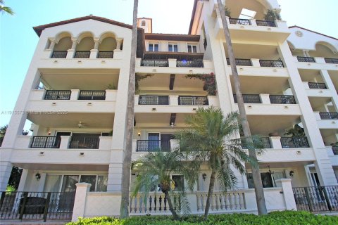 Condo in Miami Beach, Florida, 3 bedrooms  № 1971770 - photo 3