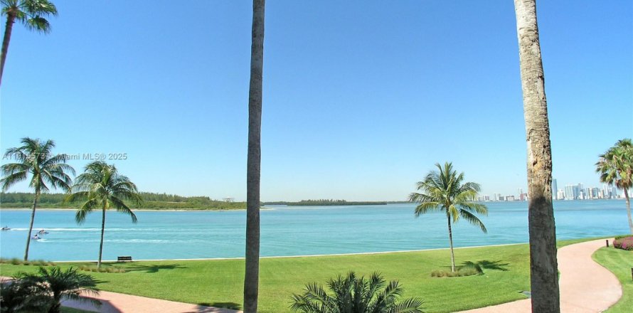 Condo in Miami Beach, Florida, 3 bedrooms  № 1971770