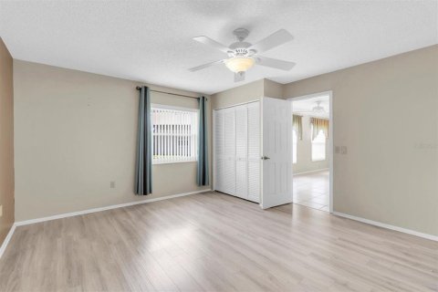 Condo in New Port Richey, Florida, 2 bedrooms  № 1886265 - photo 20