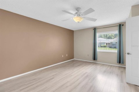 Condo in New Port Richey, Florida, 2 bedrooms  № 1886265 - photo 19