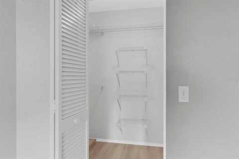 Condo in New Port Richey, Florida, 2 bedrooms  № 1886265 - photo 18