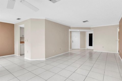 Condo in New Port Richey, Florida, 2 bedrooms  № 1886265 - photo 7