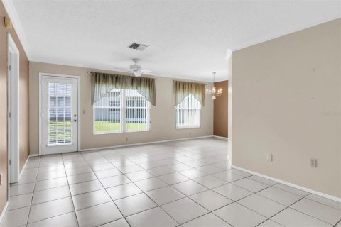 Condo in New Port Richey, Florida, 2 bedrooms  № 1886265 - photo 6