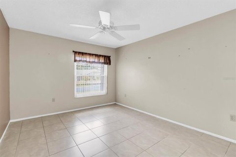Condo in New Port Richey, Florida, 2 bedrooms  № 1886265 - photo 15