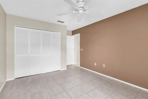 Condo in New Port Richey, Florida, 2 bedrooms  № 1886265 - photo 16
