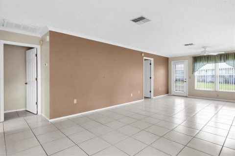 Condo in New Port Richey, Florida, 2 bedrooms  № 1886265 - photo 4