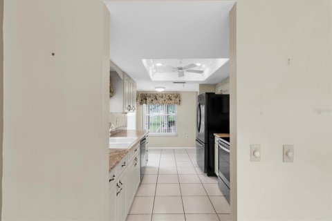 Condo in New Port Richey, Florida, 2 bedrooms  № 1886265 - photo 13