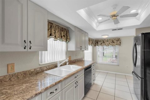 Condo in New Port Richey, Florida, 2 bedrooms  № 1886265 - photo 12
