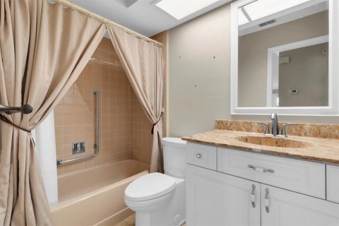 Condo in New Port Richey, Florida, 2 bedrooms  № 1886265 - photo 21