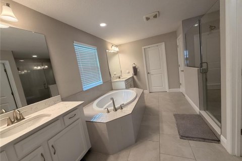 Villa ou maison à louer à Land O' Lakes, Floride: 4 chambres, 295.62 m2 № 2258669 - photo 17