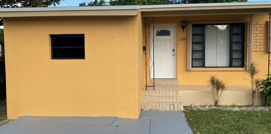 House in North Miami Beach, Florida 4 bedrooms, 167.22 sq.m. № 2263723