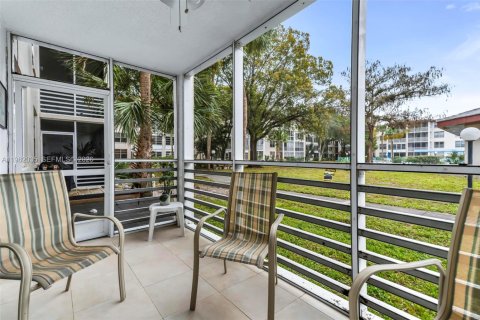 Condo in Lauderdale Lakes, Florida, 2 bedrooms № 2024881 - photo 21