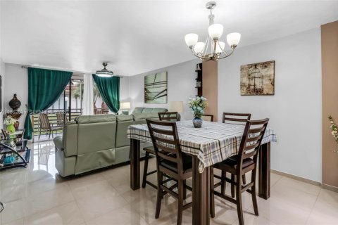 Condo in Lauderdale Lakes, Florida, 2 bedrooms № 2024881 - photo 10