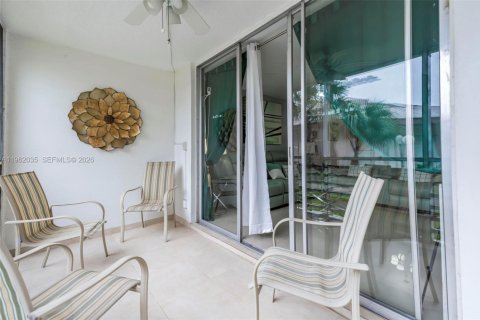 Condo in Lauderdale Lakes, Florida, 2 bedrooms № 2024881 - photo 22
