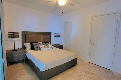 Copropriété à louer à Hallandale Beach, Floride: 3 chambres, 191.84 m2 № 1864098 - photo 28