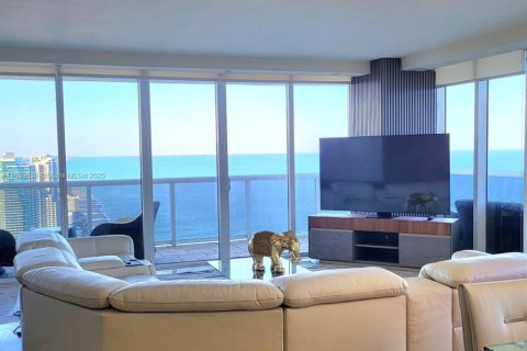Copropriété à louer à Hallandale Beach, Floride: 3 chambres, 191.84 m2 № 1864098 - photo 21