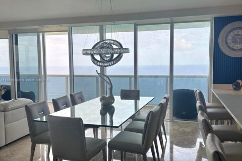 Copropriété à louer à Hallandale Beach, Floride: 3 chambres, 191.84 m2 № 1864098 - photo 14