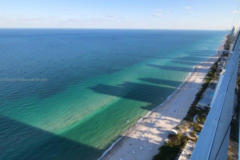 Copropriété à louer à Hallandale Beach, Floride: 3 chambres, 191.84 m2 № 1864098 - photo 3