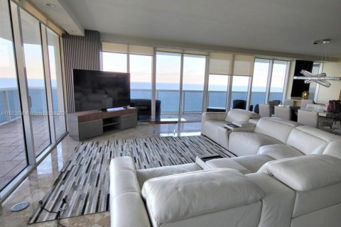 Copropriété à louer à Hallandale Beach, Floride: 3 chambres, 191.84 m2 № 1864098 - photo 22