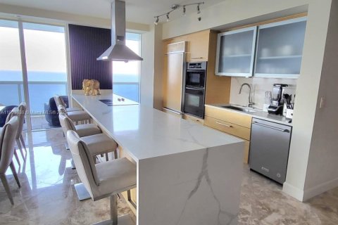 Copropriété à louer à Hallandale Beach, Floride: 3 chambres, 191.84 m2 № 1864098 - photo 10