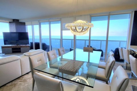 Copropriété à louer à Hallandale Beach, Floride: 3 chambres, 191.84 m2 № 1864098 - photo 13