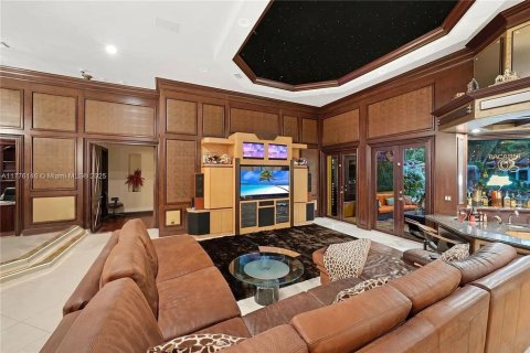 Villa ou maison à vendre à Davie, Floride: 6 chambres, 425.49 m2 № 2431274 - photo 7