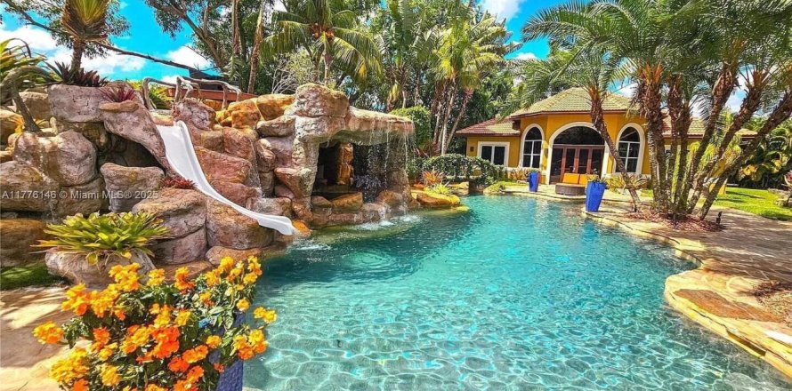 Villa ou maison à Davie, Floride 6 chambres, 425.49 m2 № 2431274