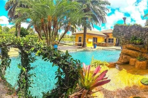 Villa ou maison à vendre à Davie, Floride: 6 chambres, 425.49 m2 № 2431274 - photo 16