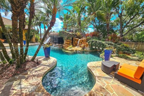 Villa ou maison à vendre à Davie, Floride: 6 chambres, 425.49 m2 № 2431274 - photo 24