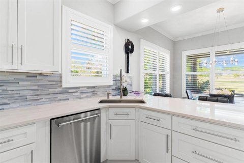 House in Lady Lake, Florida 3 bedrooms, 231.98 sq.m. № 1597976 - photo 29