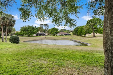House in Lady Lake, Florida 3 bedrooms, 231.98 sq.m. № 1597976 - photo 11